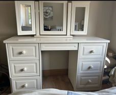 Dressing table & Mirror