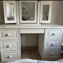 Dressing table & Mirror