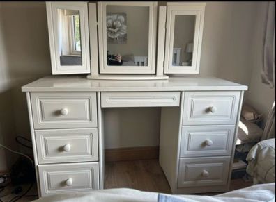 Dressing table & Mirror