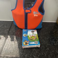 Swim vest and swim ring