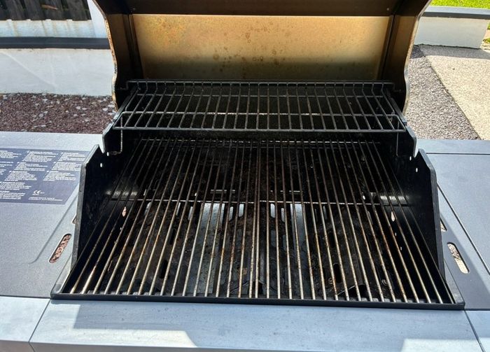 Chef Grill Gas BBQ With Side Burner and Accessories