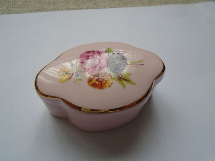 Trinket box, Collectables, Ceramics,