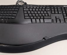 Microsoft Ergonomic Keyboard Model 1878 Like New with Riser
