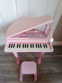 Girl's piano