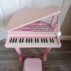 Girl's piano