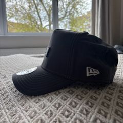 New Era NE Heat Reactive A-Frame Trucker Cap Grey