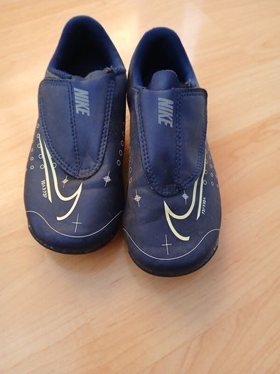 kids football hurling boots