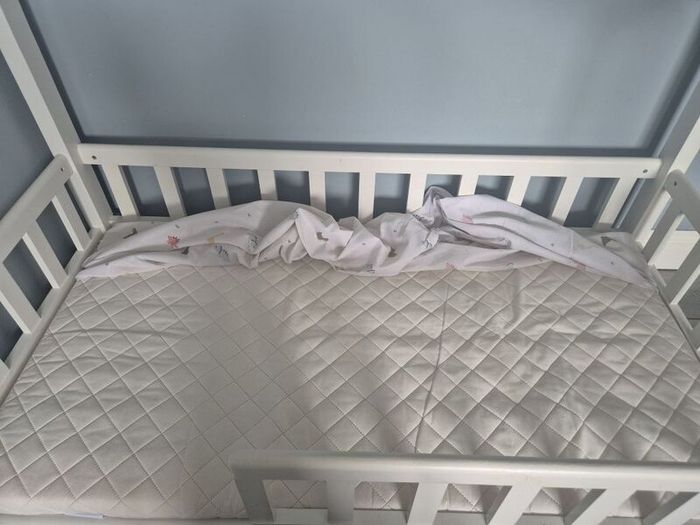 Toddler bed