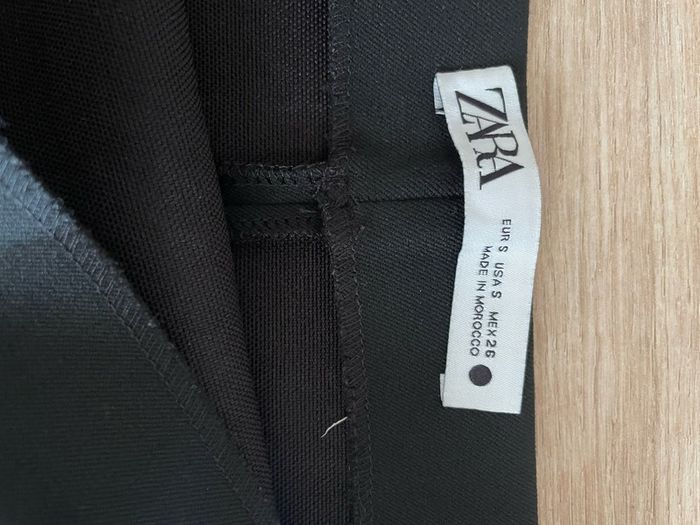 zara mini black skirt