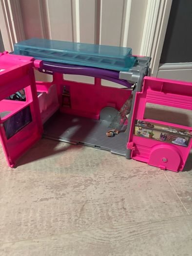 Barbie Toys and Dolls Bundle,