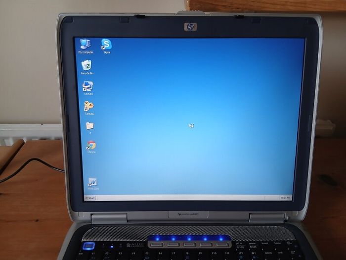 HP Pavilion ze4400 Retro XP Laptop Working