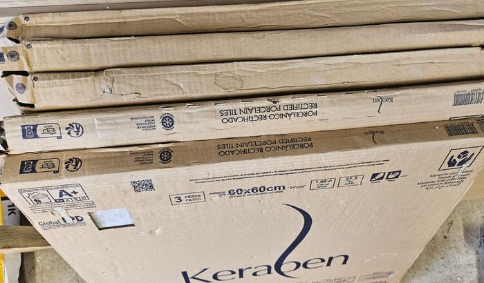 Keraben Nature Grey Porcelain Tiles 60x60cm ..... 15 Tiles / 5.4m2 /  EUR100