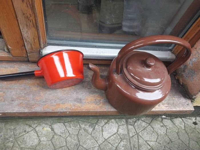 Original enamel kettle & small enamel saucepan