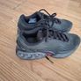 Nike trainers size 3 black and pink Image 5