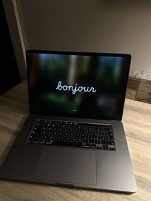 Apple MacBook Pro 16 2019 i7 16GB RAM 512GB SSD Space Grey
