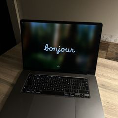 Apple MacBook Pro 16 2019 i7 16GB RAM 512GB SSD Space Grey