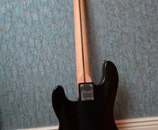 Squier by Fender Precision Bass
