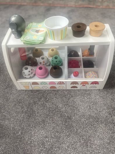 melissa and Doug wooden ice cream counter