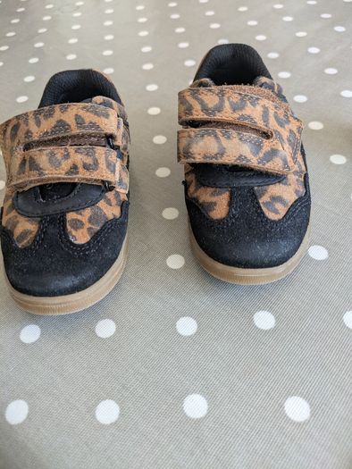Child's shoes
