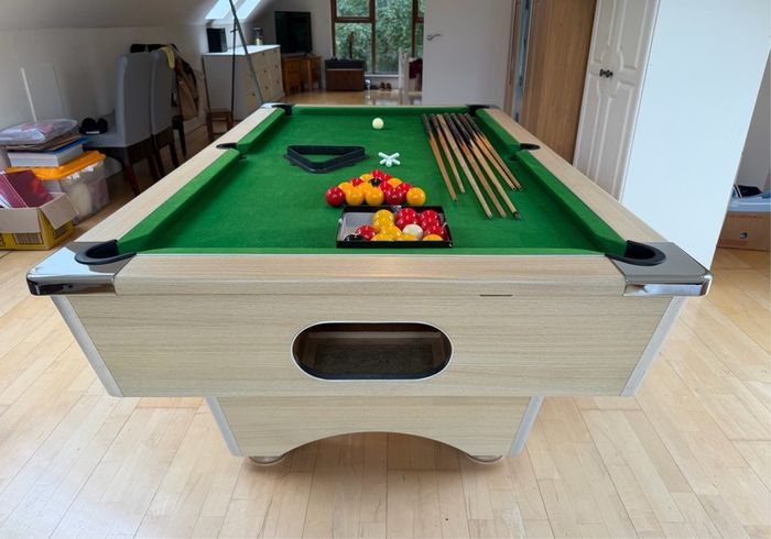 DPT Slate Bed Pool Table - Made In UK - Cues / Balls/Triangle