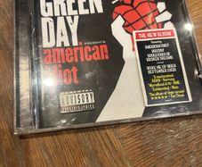 Green Day - American Idiot