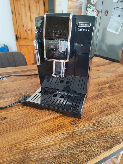 DeLonghi Dinamica coffee machine