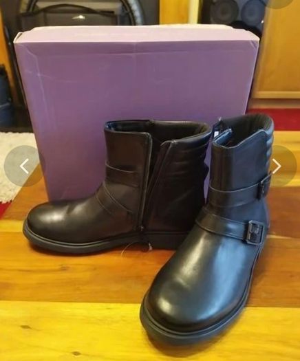 Clarks Ines Dot jnr Black leather Girls boots 33 New with tags