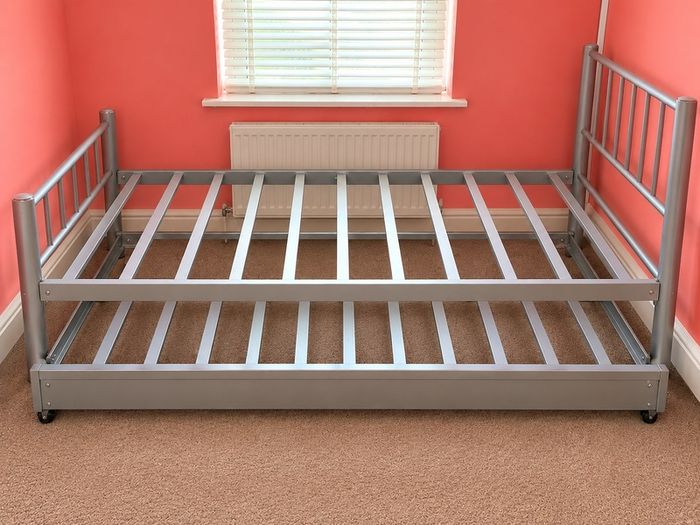 Single Metal Bed with Pull-Out Trundle Bed