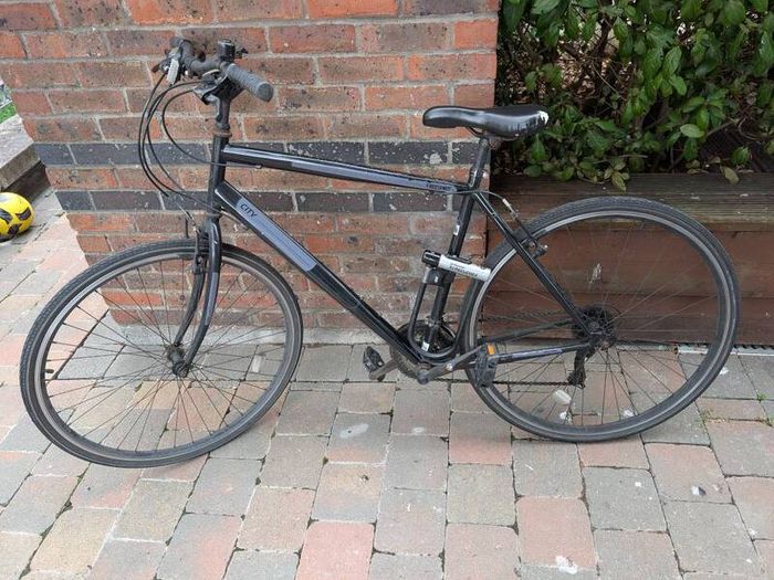 Freesprint City Hybrid Bike with Kryptonite Lock