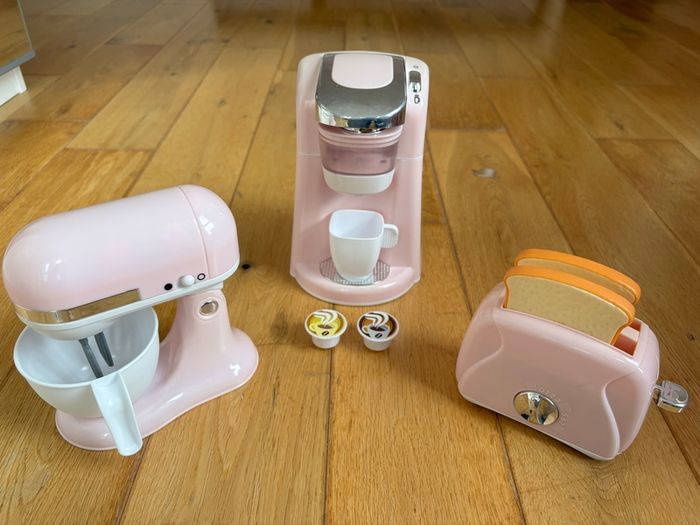 Classy Kitchen Appliance Set