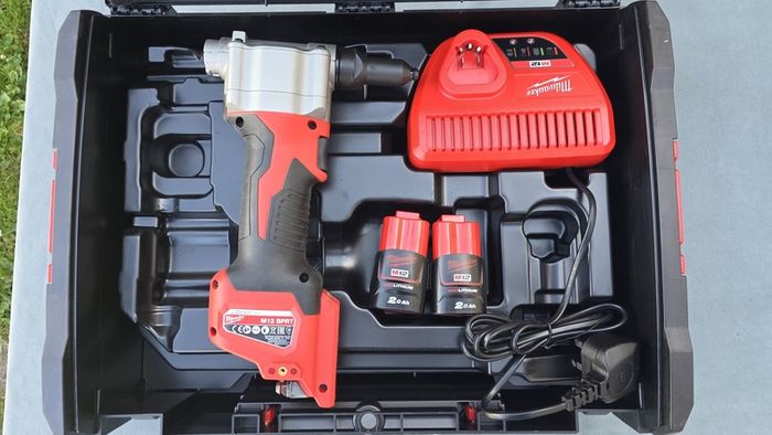 Milwaukee M12 BPRT Rivet gun case included