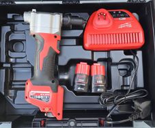 Milwaukee M12 BPRT Rivet gun case included