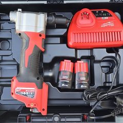 Milwaukee M12 BPRT Rivet gun case included