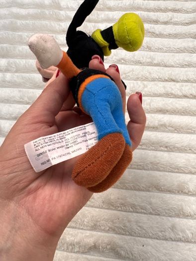 Disney Parks Store Goofy Plush Approx. 15 cm. opened mouth Used Please see photos