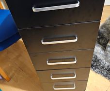 Chest of drawers