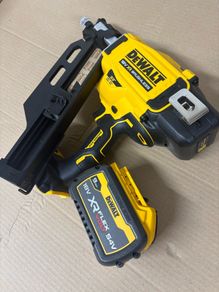 Dewalt New model nailer / 9ah both like new