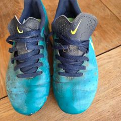 kids football / soccer boots