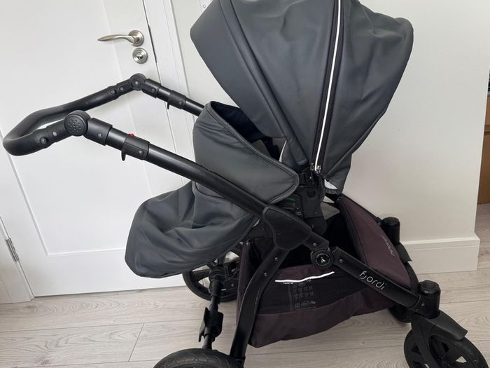 Premium Noordi Fjordi Leather 3-in-1 Pram & Car Seat (Plum) + Car Extras
