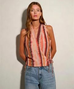 S Size Sleeveless V-neck Top with Side Tie Waist Detail, Effortlessly Flattering the Figure. Suitable for Daily Spring and Summer Commutes, Seaside Vacations, Music Festival Outings, and Beach Trips; Also Perfect for Dates, Dinners, Nighttime Outings
