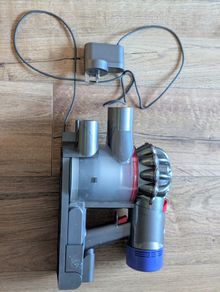 Dyson v7