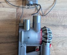 Dyson v7