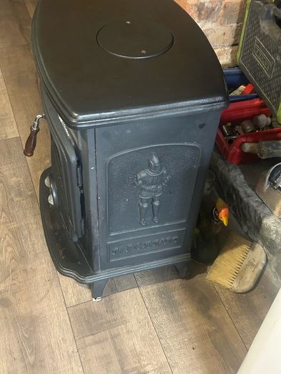 Shannon Milenio stove 5 KW good condition working well. Selling for 450 collection only Virgina area