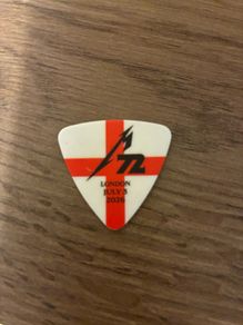 Metallica London night 1 guitar pick