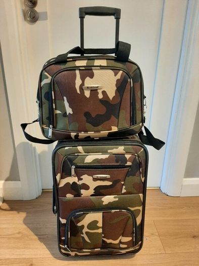 Travel luggage set