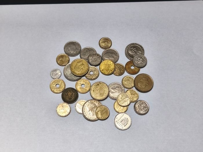 Spanish Coins Pesetas Mixed Lot of 32