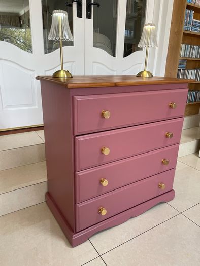 Pink Chest of drawers