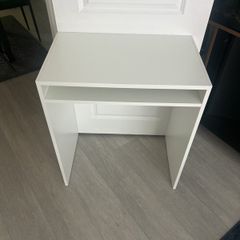 Kids desk