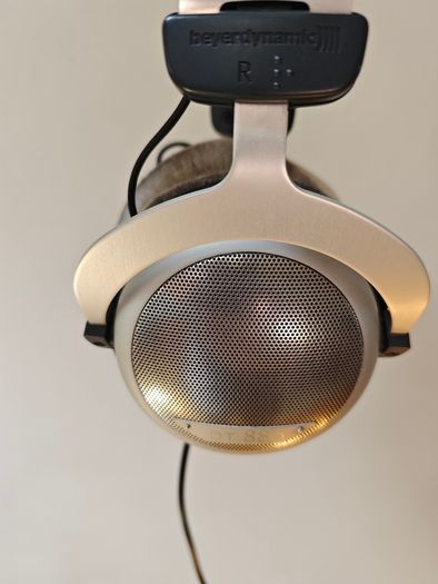 Beyerdynamic DT880 Premium Edition (600 Ohm) Mint Condition Boxed