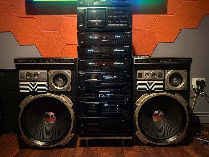 Pioneer CS -707 speakers.
