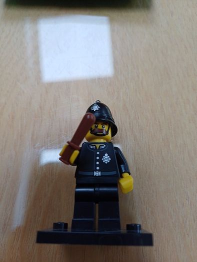 Lego Series 11 English Policeman